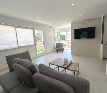Saint Philippe Apartment | Spacious, quiet apartment