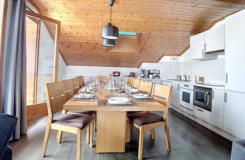 Les Menuires Apartment | Spacious renovated apartment · Close to slopes · Sauna · Hammam