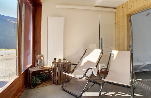 Les Menuires Apartment | Spacious renovated apartment · Close to slopes · Sauna · Hammam