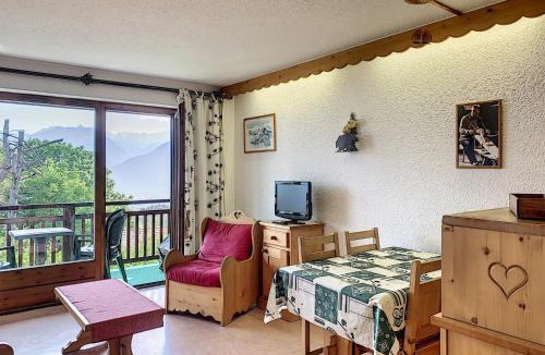 Combloux Apartment | Studio agréable au centre de Combloux avec parking - FR-1-560-35