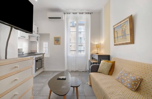 Carabacel Apartment | Studio Apartment 'Vintage' with Wi-Fi and Air Conditioning