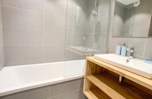 Val Claret Apartment | Studio cabine au pied des pistes, animaux acceptés - FR-1-502-286