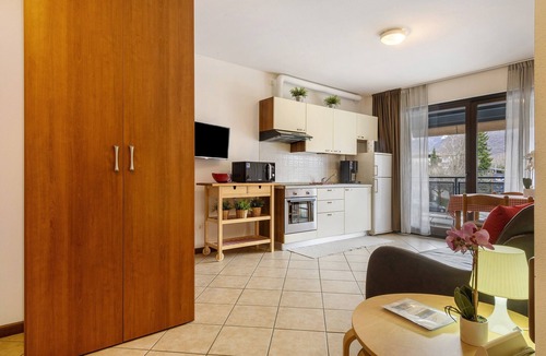 Cremeno Apartment | Studio 'Como's Lake Mountains Beb' with Mountain View, Private Terrace & Wi-Fi