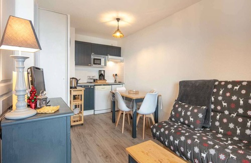 Saint-Sorlin-d'Arves Apartment | Studio in Saint-Sorlin with Heated Pool