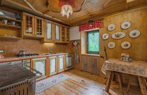 Ragoli House | Stunning private villa for 4 people with TV, patio and panoramic view