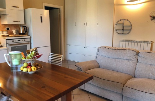 Monate Apartment | The House of Leo Lake Monate Travedona