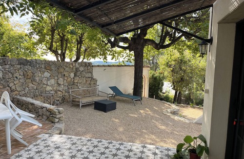 Chateauneuf-Grasse House | The Lodge, a haven of peace in an oak forest