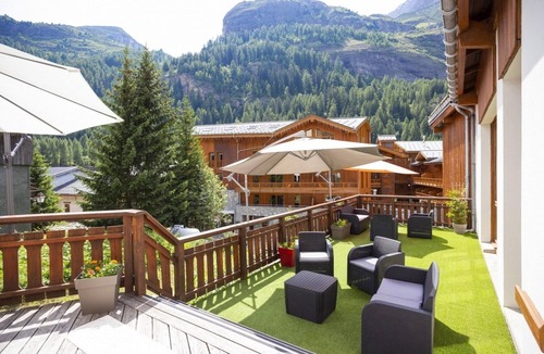 Les Brevieres Apartment | Tignes Stay with Sauna & Pool