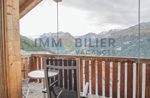 St. Luc Ski Chalet | Très beau chalet récent de tout confort situé directement au vieux village, avec un accès aisé. Idéa