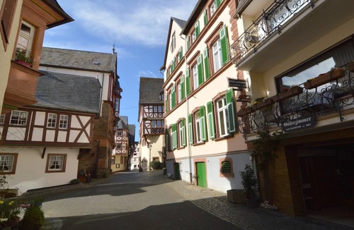 Uerzig House | Urzig Heritage Riverside Stay