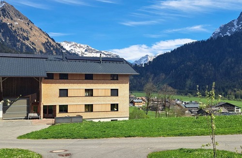 Schoppernau House | Vacation apartment BergTraum - holiday apartment, max. 6 persons, near the valley station of the