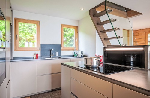 Ovronnaz House | Vacation home L'Eden by Interhome