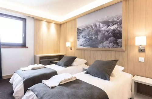 Val-Thorens Hotel | Village Club MMV Les Arolles* - Connecting Rooms 4 People - full board