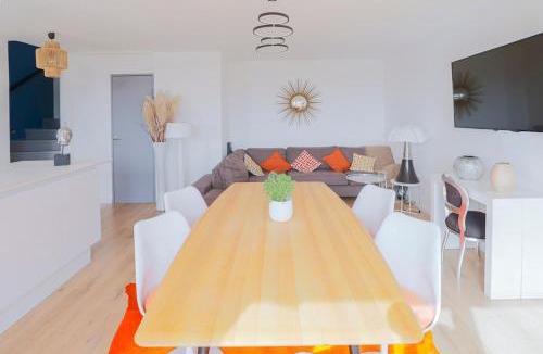 Cagnes-sur-Mer Villa | Villa Bleu Azur - Élégance Privée avec Vue Mer & Montagne