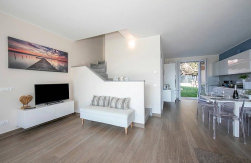 Besozzo Villa | Villa Il Gelsomino Bellavista in Lake Maggiore, Besozzo, Italy