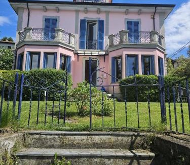Reno Apartment | Villa Maria 2, Lakefront Art Villa on Lake Maggiore