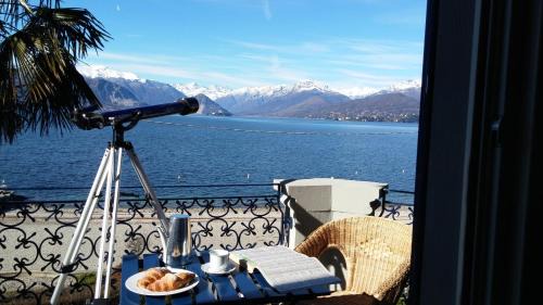 Reno Apartment | Villa Maria 2, Lakefront Art Villa on Lake Maggiore