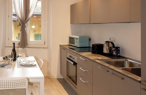 Lovere Old Town Apartment | Village dwelling - apartment Jolly and Lula