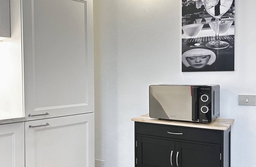 Porta Garibaldi Apartment | Welcome to the vibrant heart of Moscova, where this exclusive apartment welcomes you with elegance and style, offering you a dream stay in the most dynamic and sophisticated area of Milan. ✨🏙️BEDROOMS: YOUR RELAXING RETREATThe apartment features t