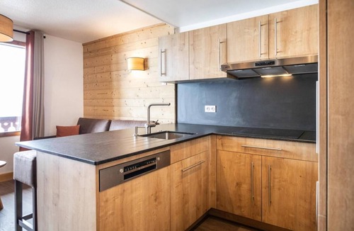 Val-Thorens Apartment | Wifi, 100m from resort center, fitness, swimming pool, sauna, hammam, balcony, fireplace or stove