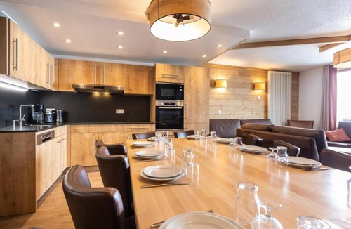 Val-Thorens Apartment | Wifi, 100m from resort center, fitness, swimming pool, sauna, hammam, balcony, fireplace or stove