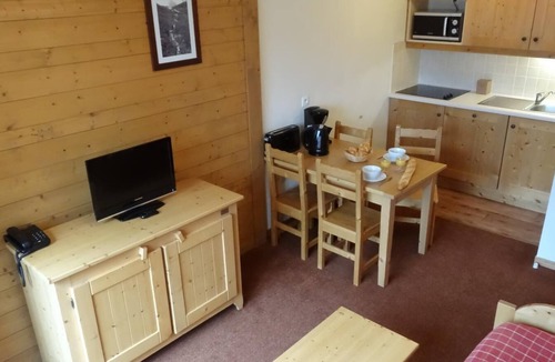 Val Cenis Apartment | Wifi, 100m from resort center, fitness, swimming pool, sauna, hammam, terrace, balcony, parking, tv