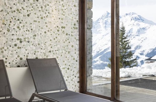 Les Eucherts Apartment | Wifi, 150m from shops, swimming pool, sauna, hammam, balcony, fireplace or stove, tv, ski locker