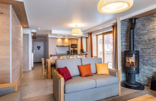 Lanslevillard Apartment | Wifi, 150m from resort center, fitness, swimming pool, sauna, hammam, balcony, fireplace or stove