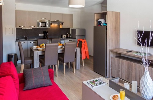 Plagne Soleil Apartment | Wifi, 250m from resort center, swimming pool, terrace, balcony, tv, ski locker, 32m², La Plagne