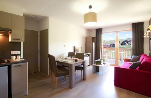 Plagne Soleil Apartment | Wifi, 250m from resort center, swimming pool, balcony, tv, ski locker, 54m², La Plagne