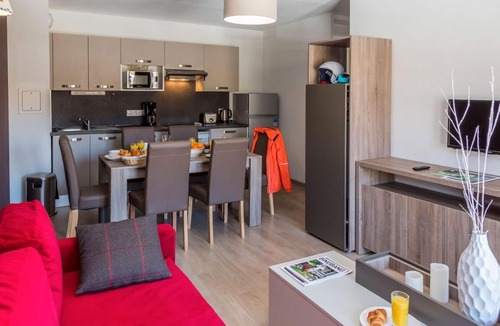 Plagne Soleil Apartment | Wifi, 250m from resort center, swimming pool, balcony, tv, ski locker, 54m², La Plagne