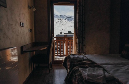Val-Thorens Apartment | Wifi, 300m from resort center, fitness, swimming pool, sauna, hammam, balcony, tv, ski locker, 41m²