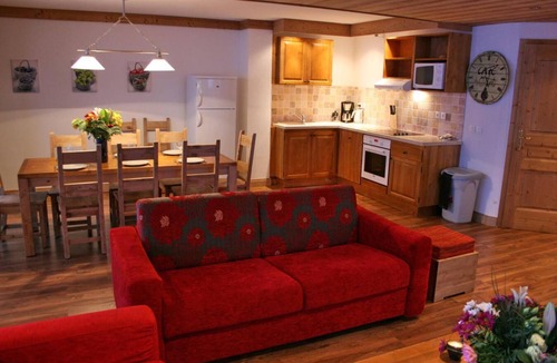 Arc-2000 Apartment | Wifi, 50m from resort center, fitness, swimming pool, sauna, hammam, balcony, tv, ski locker, 128m²