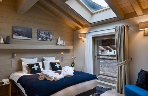 Les Gets Apartment | Wifi, resort center, 3rd floor, view mountain, sauna, hammam, terrace, balcony, fireplace or stove