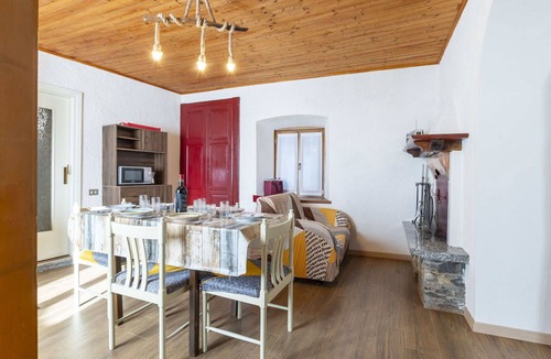 Valtellina House | Wonderful private villa for 7 people with WIFI, A/C, TV, patio and pets allowed