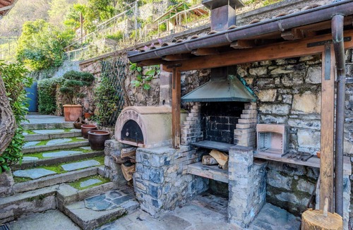 Valsolda Villa | Wonderful private villa for 5 people with WIFI, patio, pets allowed and panoramic view