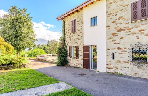 Calozzo House | Wonderful private villa for 6 people with WIFI, TV and patio