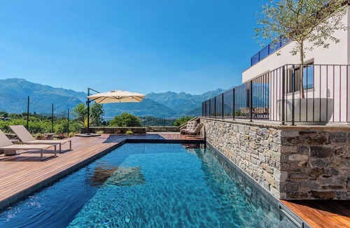 Colico Villa | Wonderful private villa for 8 people with hot tub, WIFI, private pool, TV and terrace