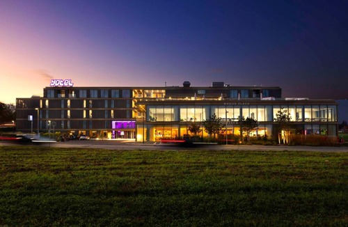 Founex Hotel | YOTEL Geneva Lake