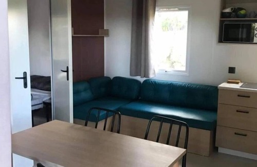 Bollene House | ZEcamping 3 étoiles familial avec piscine chauffée aire de jeux et restaurant
