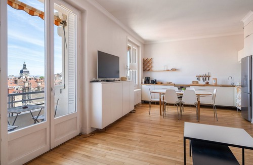 Bellecour - Hotel Dieu Apartment | Zola: Charming 2-Bedroom Apartment in Lyon