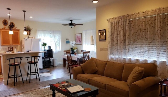 1 Bdr 1 Bth House With Whirlpool Tub in Mountain View
