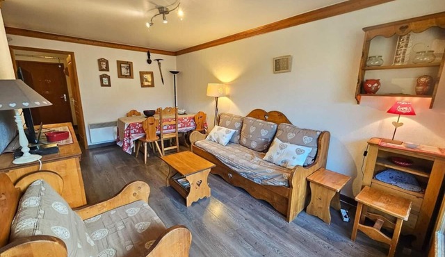 100m from shops, Ground floor, view mountain, balcony, tv, ski locker, 40m², Les Menuires