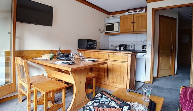 2-room flat, ski-in/ski-out, balcony, sleeps 4