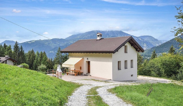 3 bedroom beautiful home in Sovramonte
