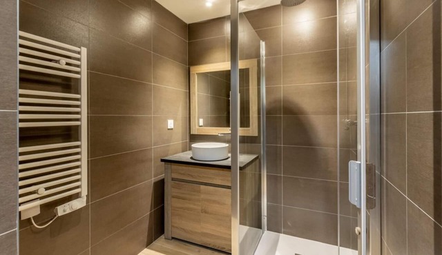 3rd floor, view valley, fitness, swimming pool, sauna, hammam, balcony, ski locker, 95m², Les Arcs