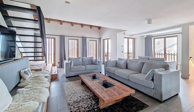 55th floor, balcony, fireplace or stove, tv, ski locker, 196m², Saint Martin de Belleville