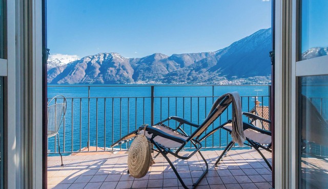Alba on Lake Como - One Bedroom Apartment, Sleeps 4