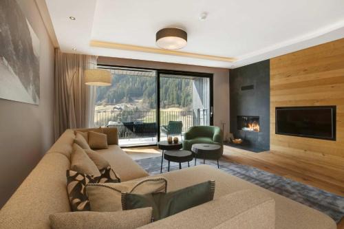 Alpine Chic - Fireplace Views & Ski Resorts