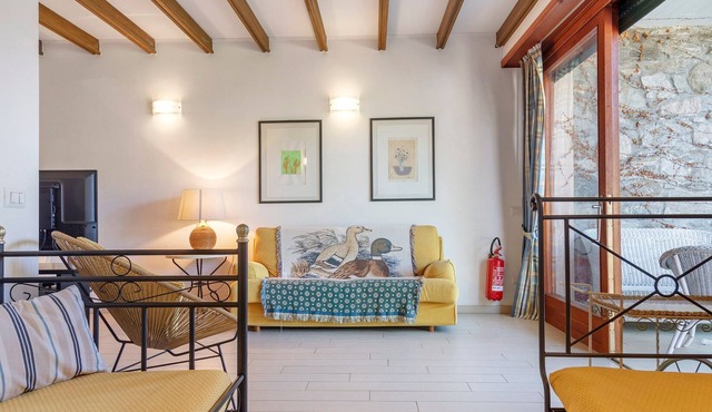 Apartment 'Hermitage Mimosa' with Balcony